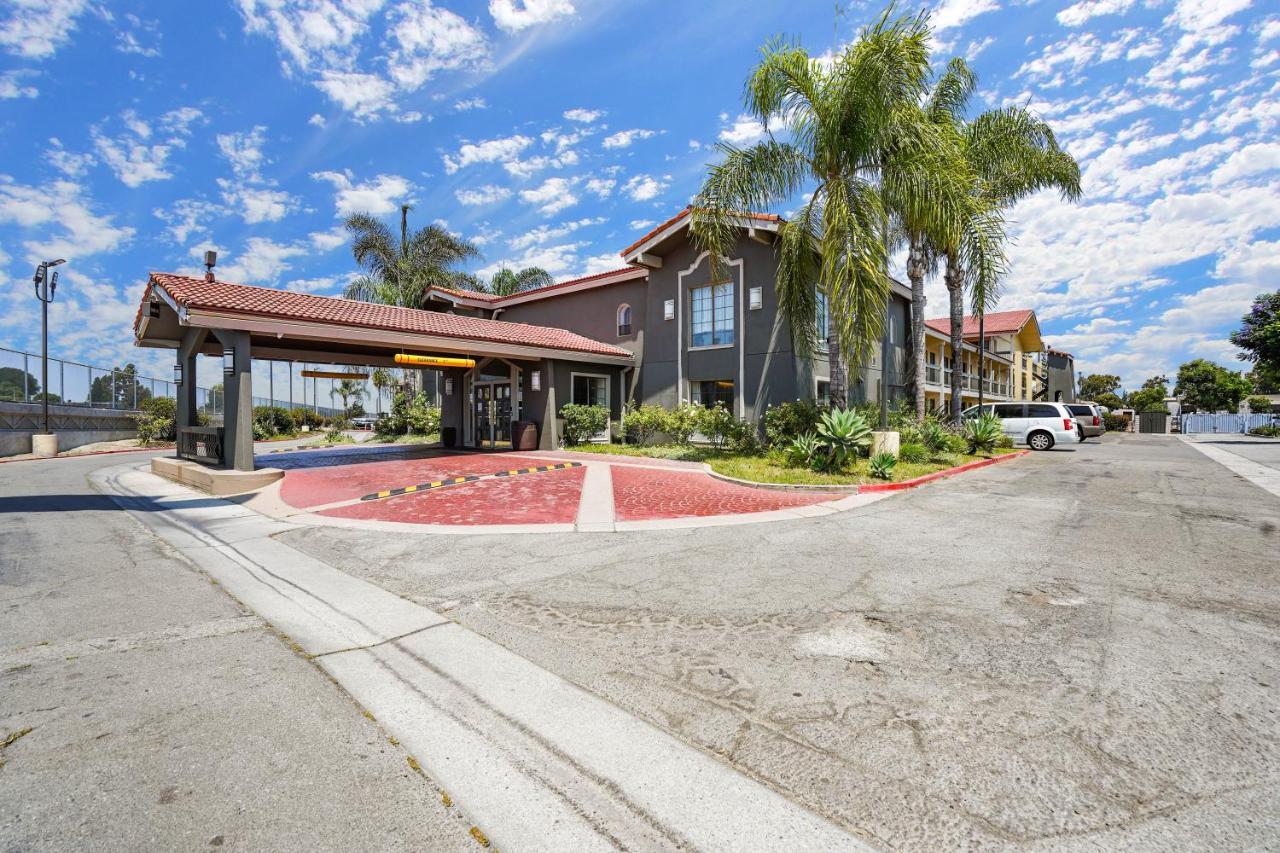 La Quinta Inn By Wyndham Costa Mesa Orange County Exterior foto