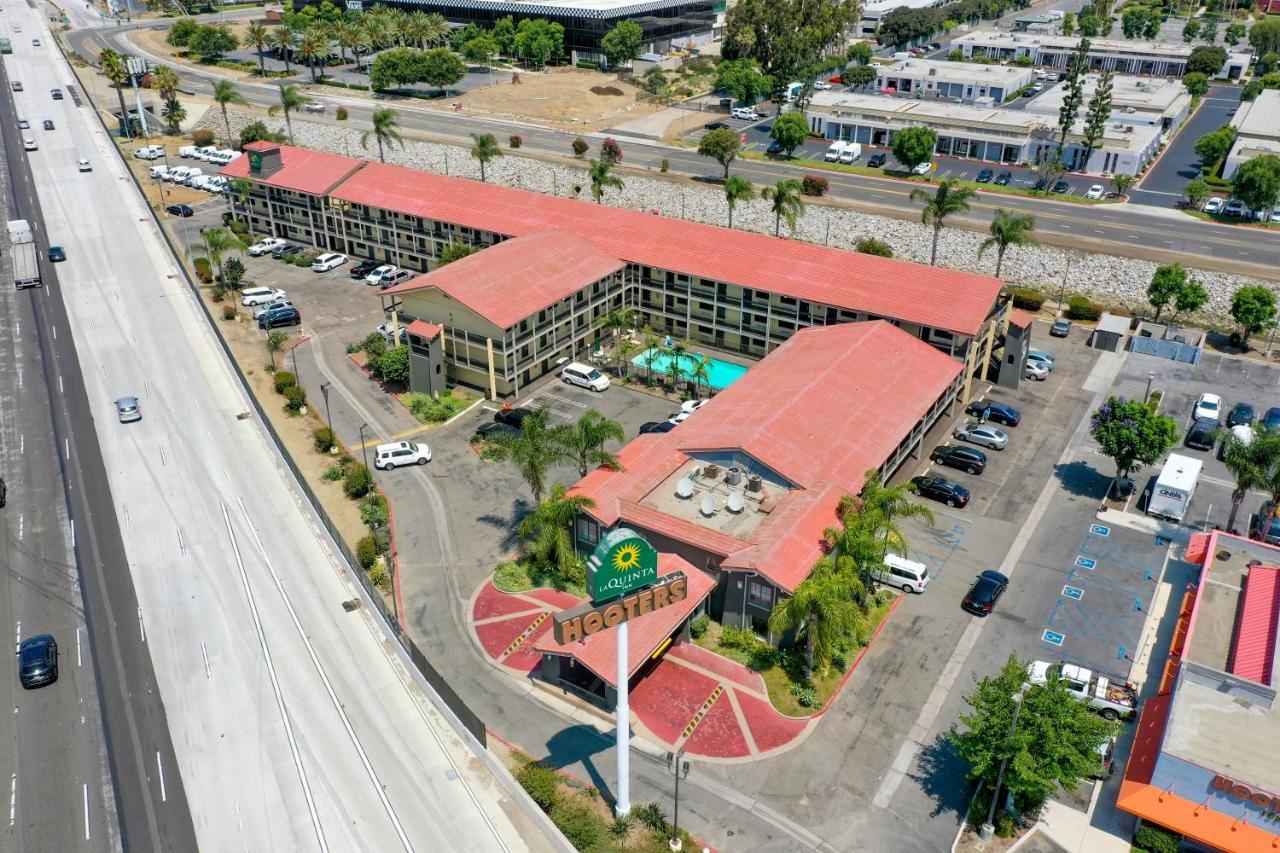 La Quinta Inn By Wyndham Costa Mesa Orange County Exterior foto